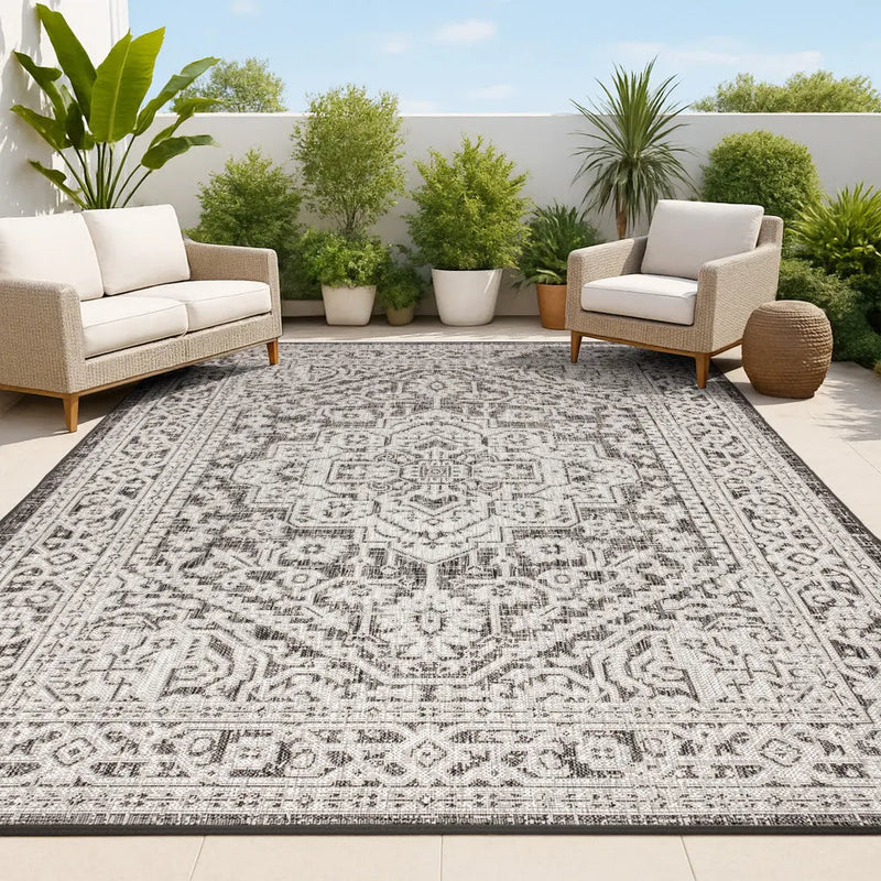4' X 6' Gray And Black Medallion Indoor Outdoor Area Rug Homeroots Outdoor