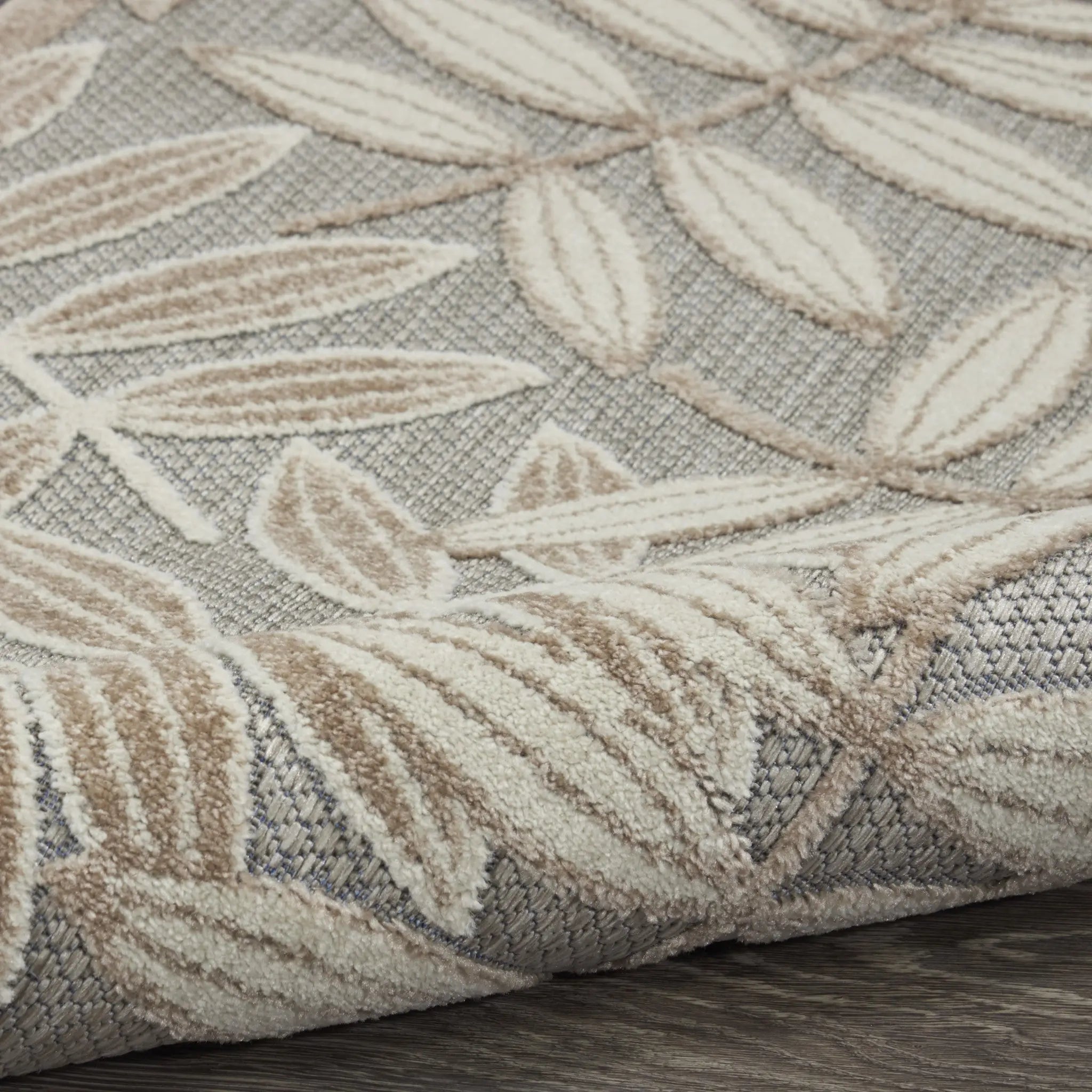 4' X 6' Gray And Ivory Floral Indoor Outdoor Area Rug - GreatEagleInc