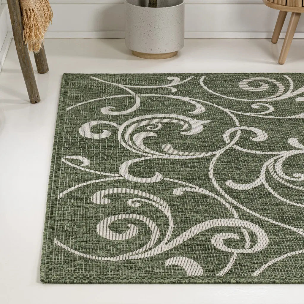 4' X 6' Green And Cream Floral Indoor Outdoor Area Rug Homeroots Outdoor