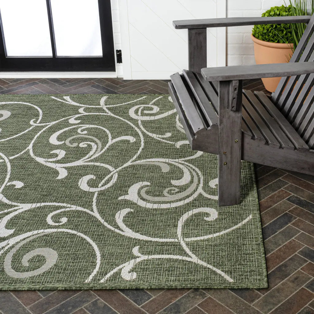 4' X 6' Green And Cream Floral Indoor Outdoor Area Rug Homeroots Outdoor