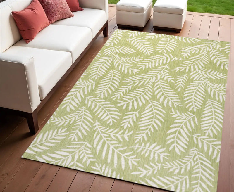 4' X 6' Green And Cream Floral Indoor Outdoor Area Rug Homeroots Outdoor