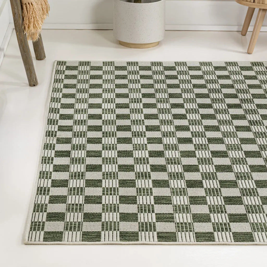 4' X 6' Green And Cream Geometric Indoor Outdoor Area Rug - GreatEagleInc