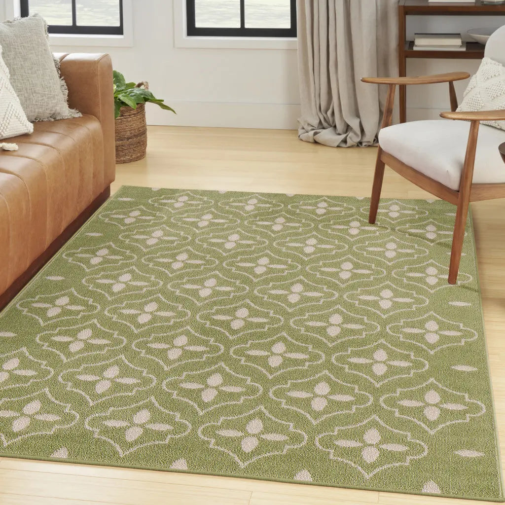 4' X 6' Green And Ivory Geometric Indoor Outdoor Area Rug Homeroots Outdoor