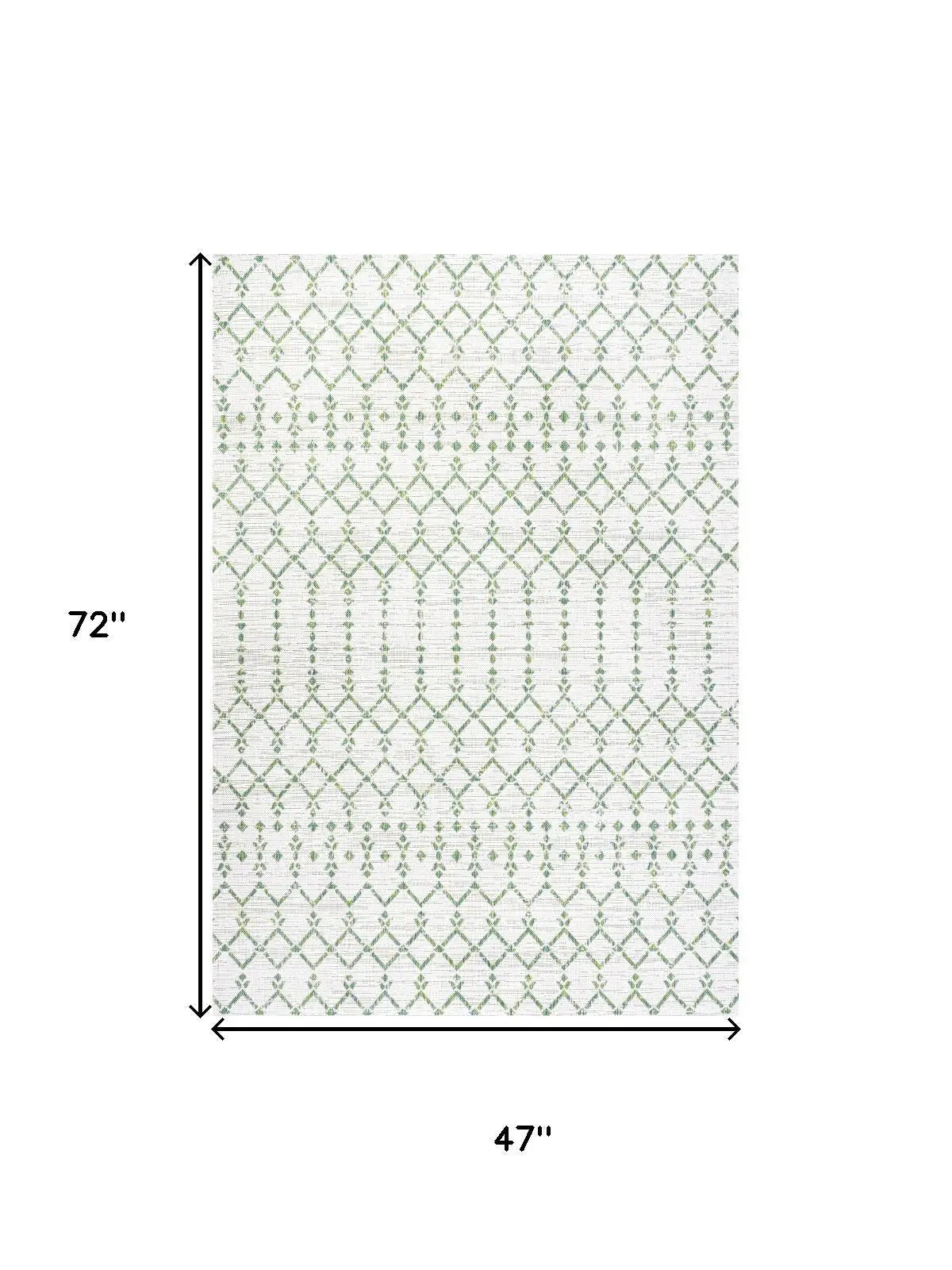 4' X 6' Green And Ivory Trellis Indoor Outdoor Area Rug Homeroots Outdoor