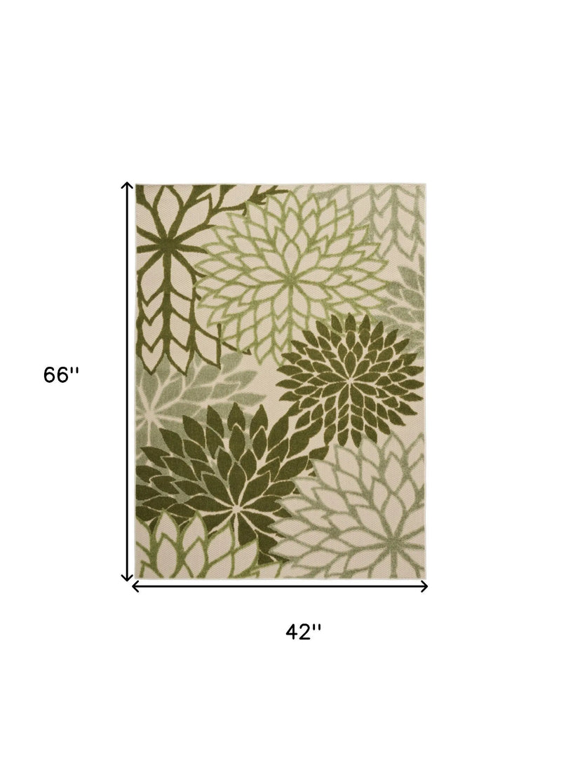 4' X 6' Ivory And Green Floral Indoor Outdoor Area Rug Homeroots Outdoor