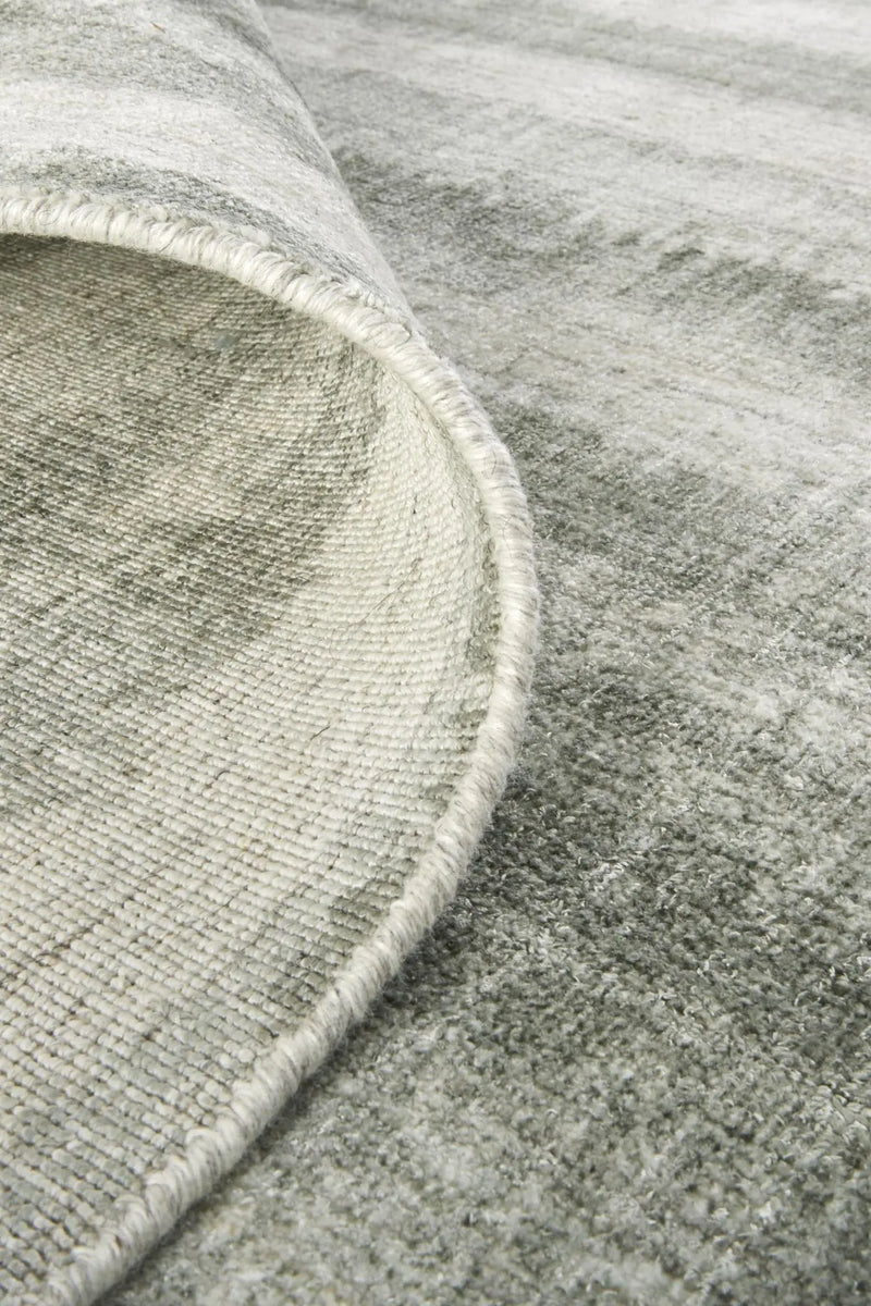 4' X 6' Ivory And Green Striped Hand Woven Area Rug Homeroots Home Decor