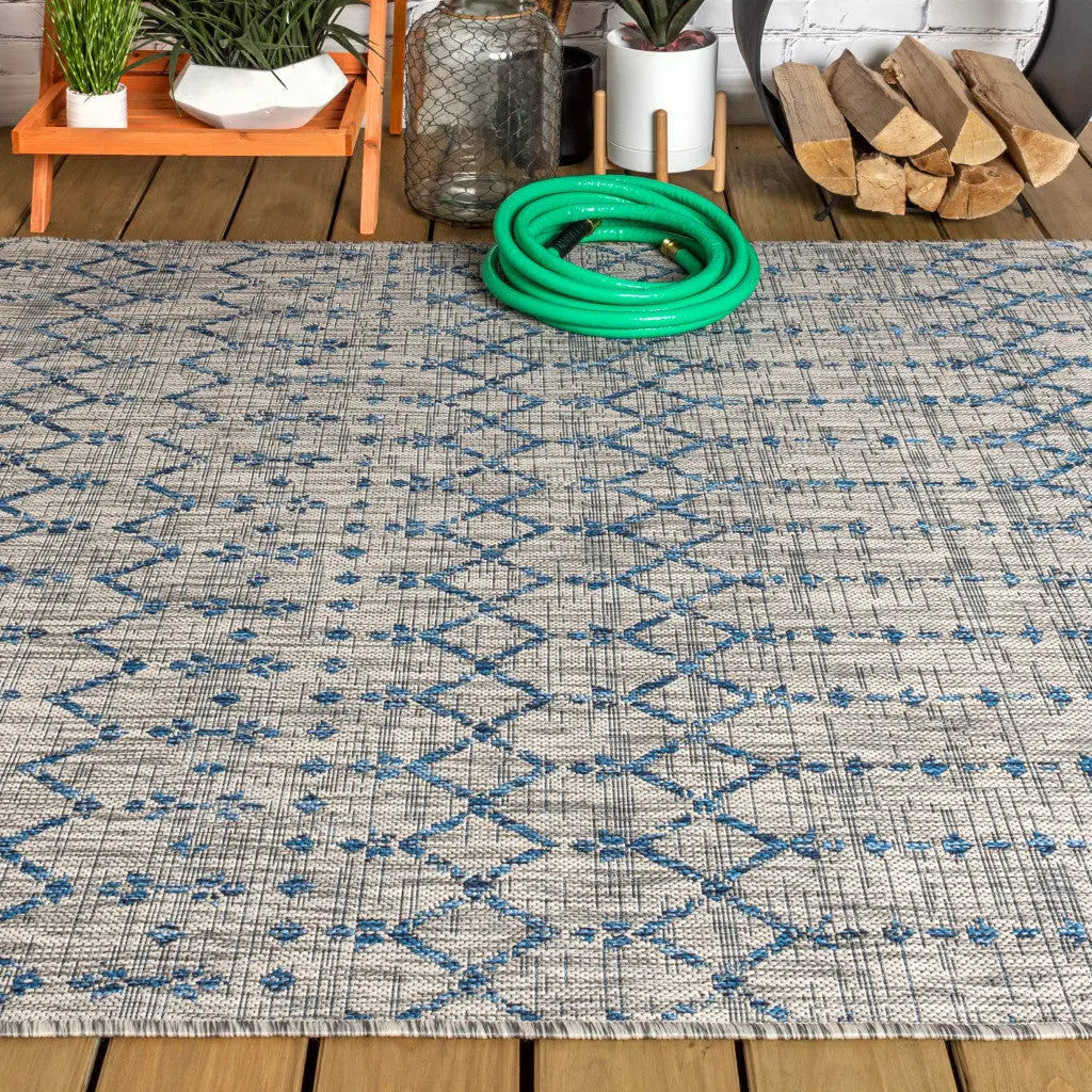 4' X 6' Light Gray And Navy Blue Trellis Indoor Outdoor Area Rug Homeroots Outdoor