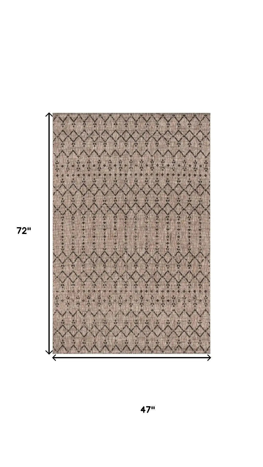 4' X 6' Natural And Black Trellis Indoor Outdoor Area Rug Homeroots Outdoor