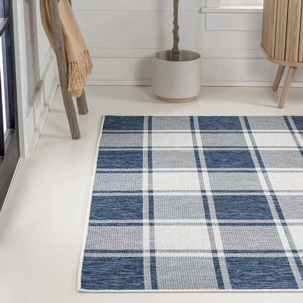 4' X 6' Navy Blue And Cream Gingham Indoor Outdoor Area Rug - GreatEagleInc