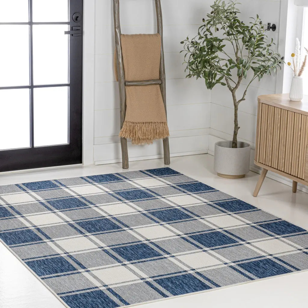 4' X 6' Navy Blue And Cream Gingham Indoor Outdoor Area Rug - GreatEagleInc