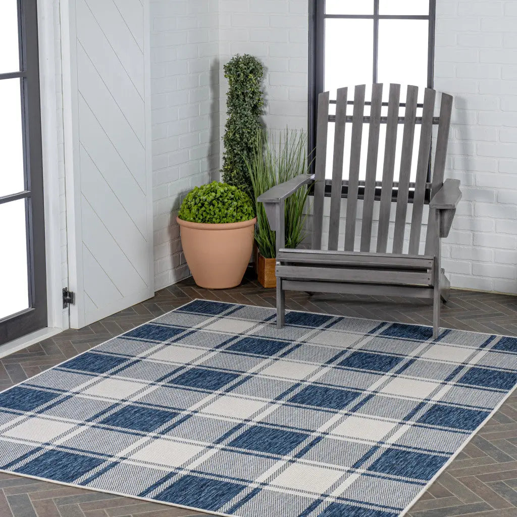 4' X 6' Navy Blue And Cream Gingham Indoor Outdoor Area Rug - GreatEagleInc