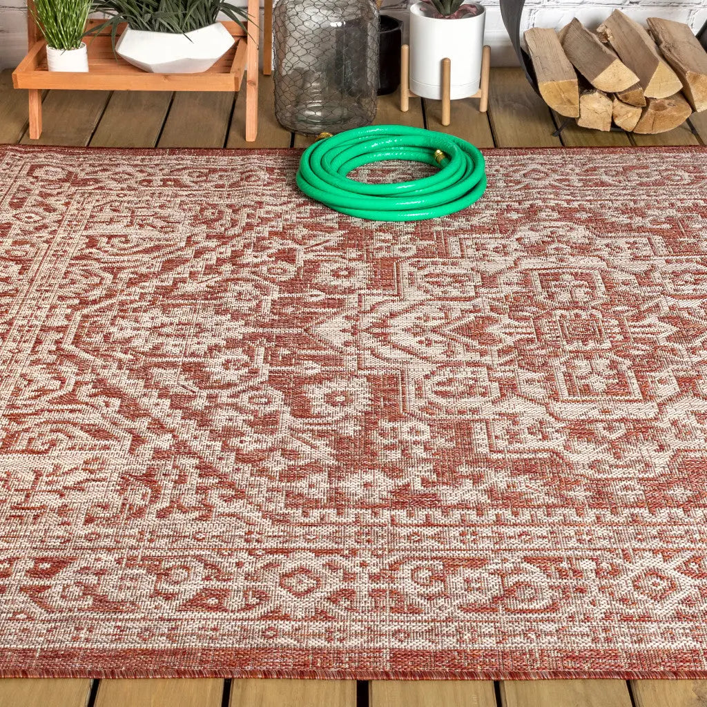 4' X 6' Red And Taupe Medallion Indoor Outdoor Area Rug Homeroots Outdoor