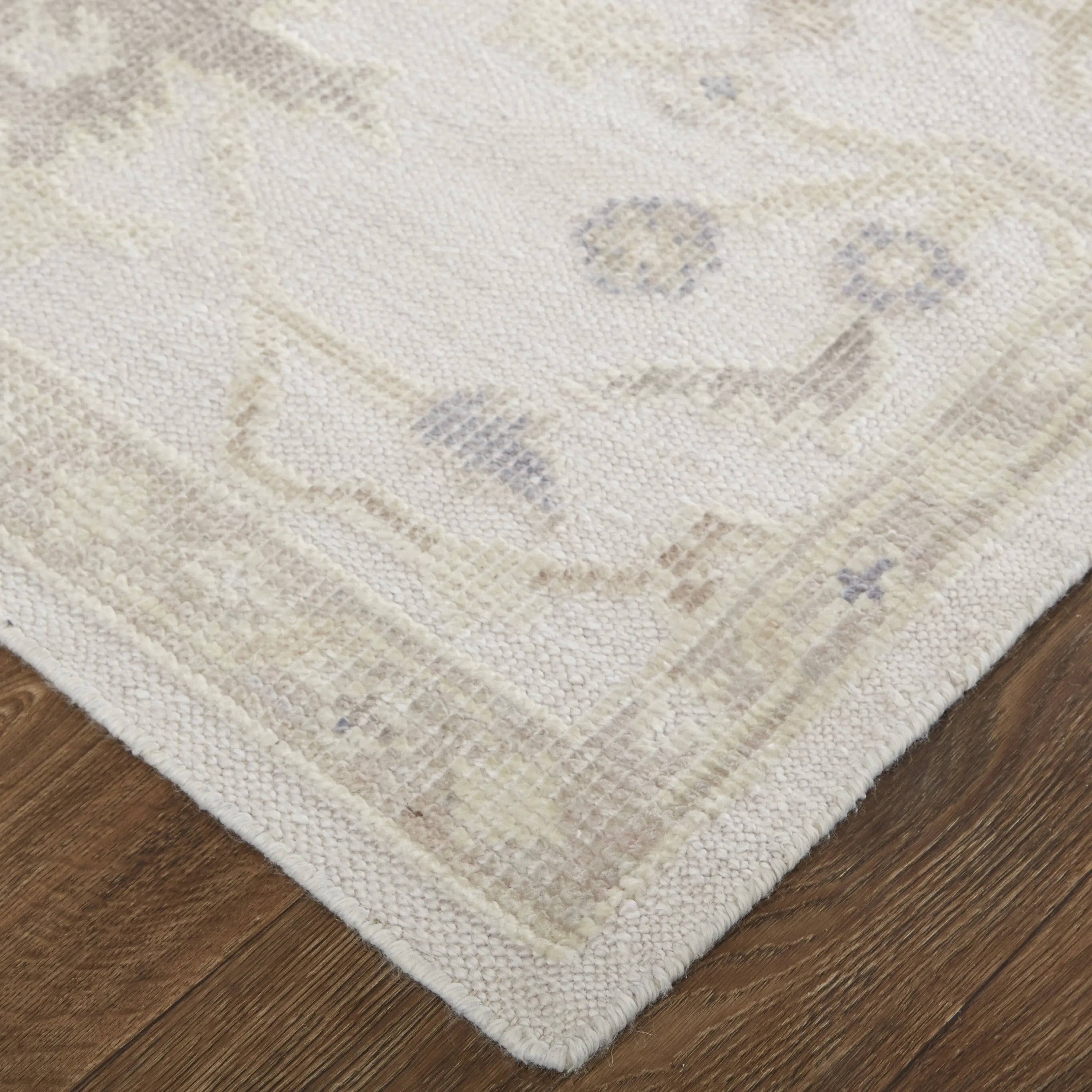 4' X 6' Tan Ivory And Orange Floral Hand Knotted Stain Resistant Area Rug Homeroots Outdoor
