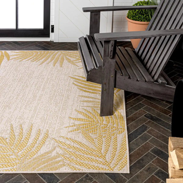 4' X 6' Yellow And Cream Floral Indoor Outdoor Area Rug Homeroots Outdoor