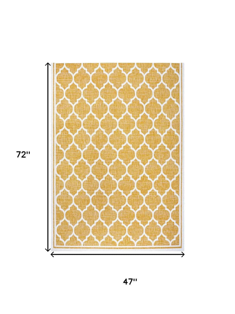 4' X 6' Yellow And Cream Geometric Indoor Outdoor Area Rug Homeroots Outdoor