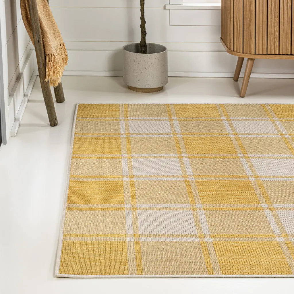 4' X 6' Yellow And Cream Gingham Indoor Outdoor Area Rug - GreatEagleInc