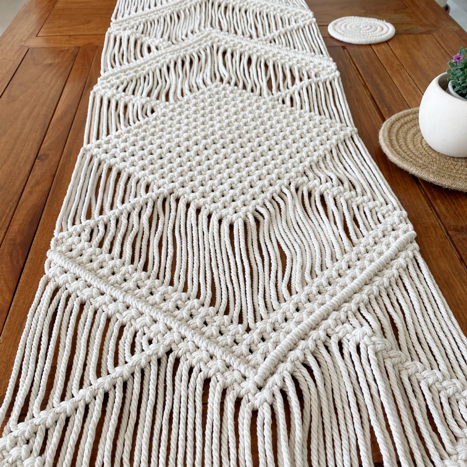 Nordic Off White Boho Table Runner Bohemian Hand Woven Table Runner with Tassel Tapestry Home el Dinning Table Decoration