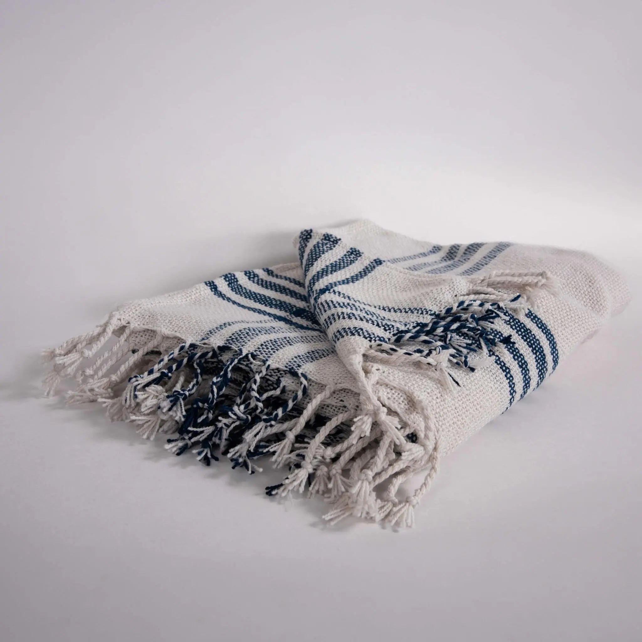 50" X 60" Ivory And Navy Blue Plaid Throw Blanket with Fringe Homeroots Home Decor