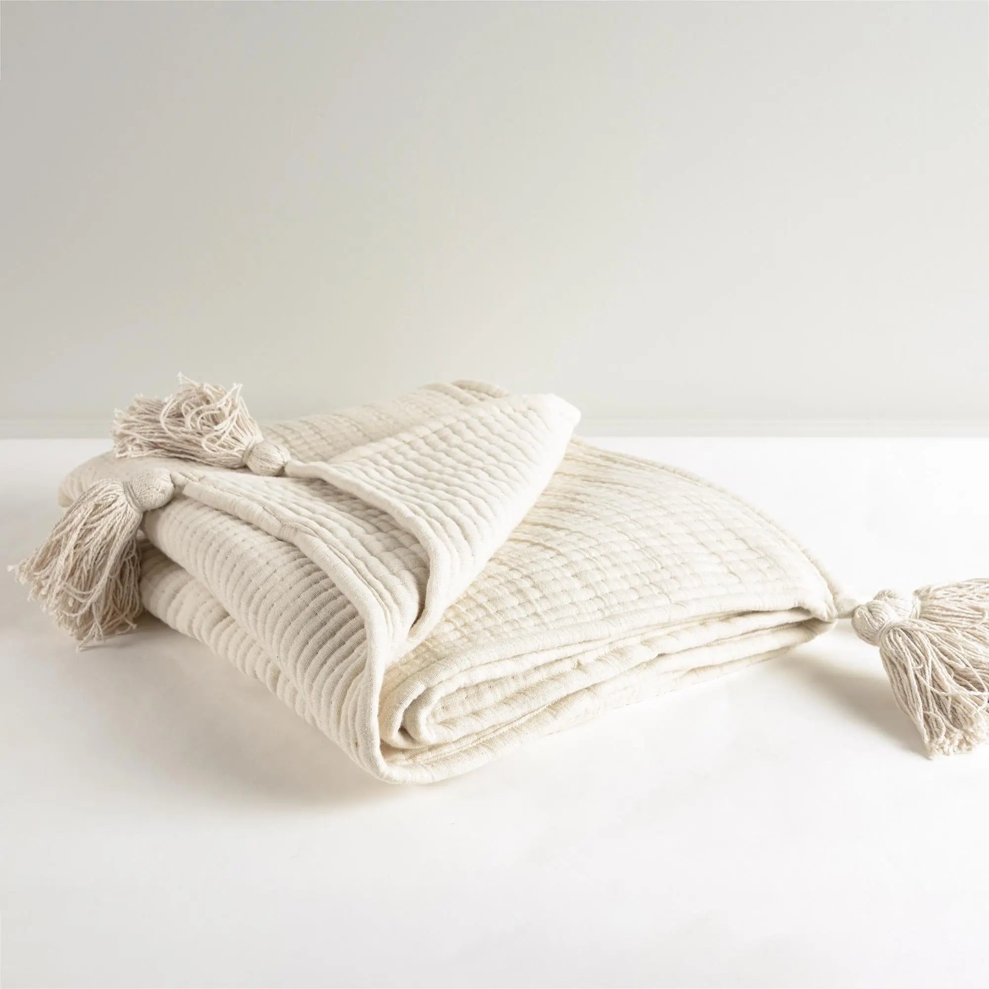 50" X 60" Vanilla Cotton Throw Blanket with Tassels Homeroots Home Decor