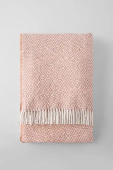 55" X 70" Coral And White Cotton Blend Geometric Plush Throw Blanket with Fringe Homeroots Home Decor
