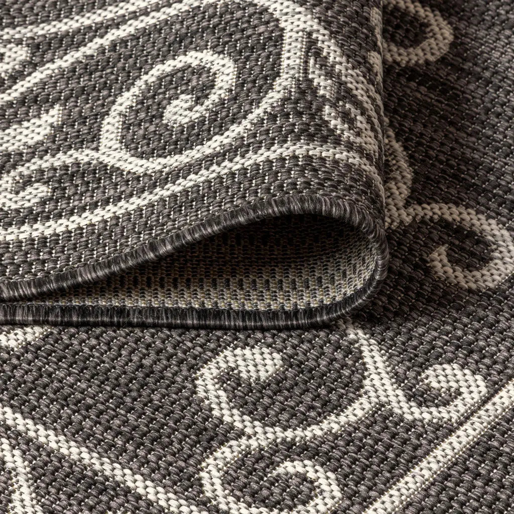 5' Black And Gray Round Medallion Indoor Outdoor Area Rug Homeroots Outdoor