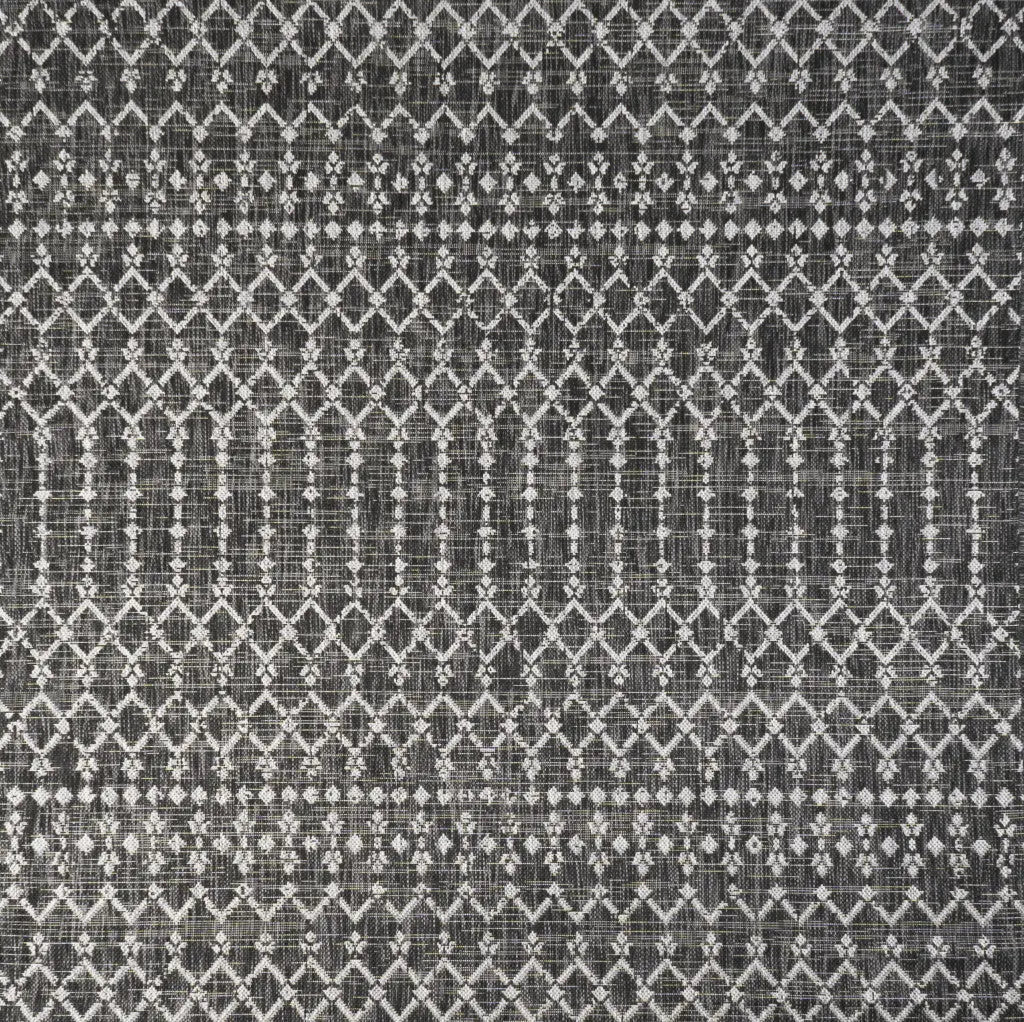 5' Black And Gray Square Trellis Indoor Outdoor Area Rug Homeroots Outdoor