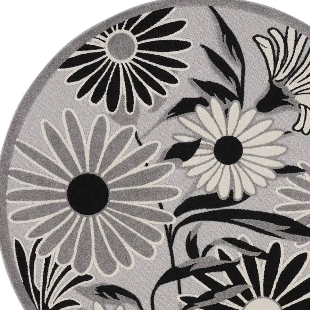 5' Black And White Round Floral Indoor Outdoor Area Rug Homeroots Outdoor