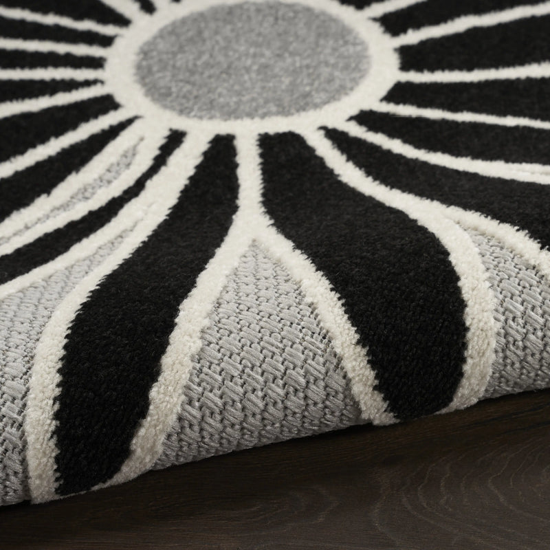 5' Black And White Round Floral Indoor Outdoor Area Rug Homeroots Outdoor