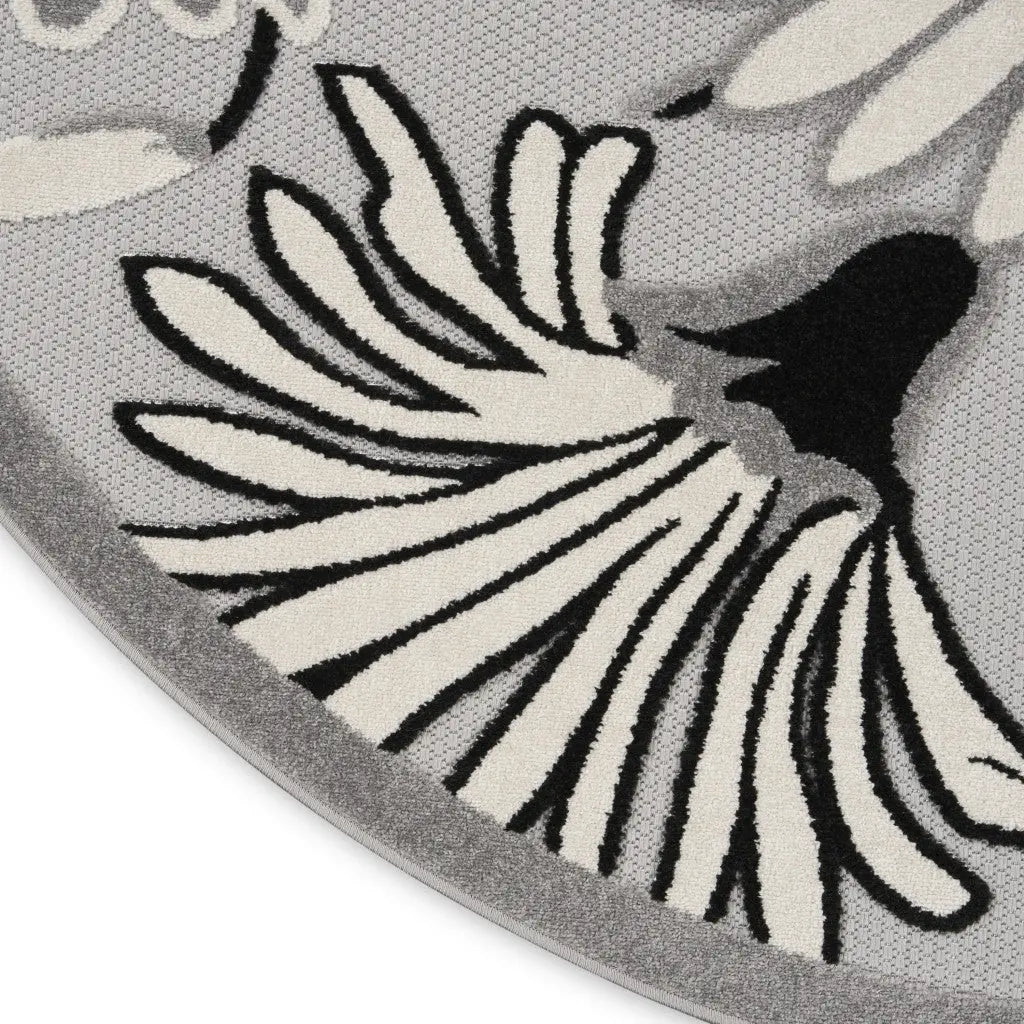 5' Black And White Round Floral Indoor Outdoor Area Rug Homeroots Outdoor