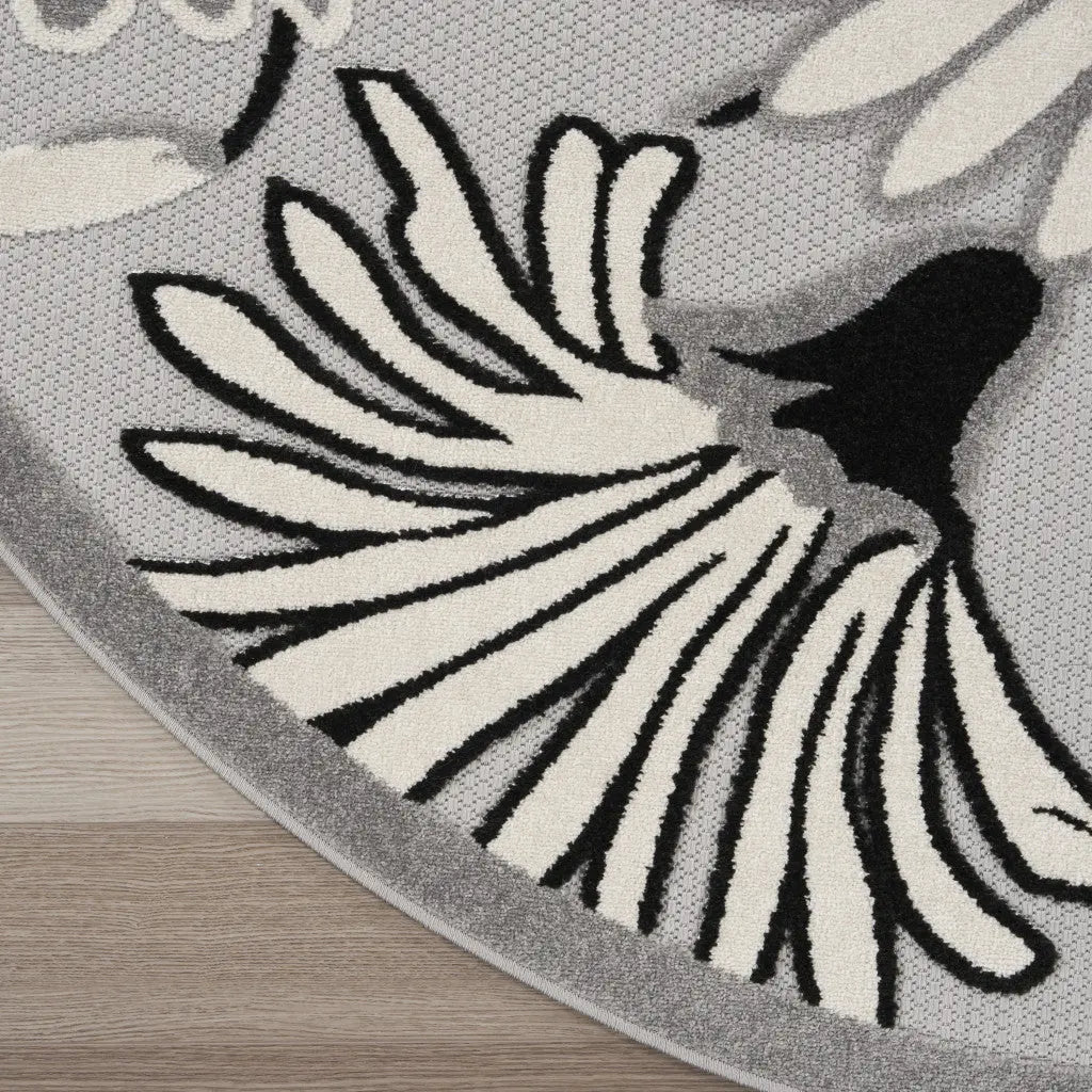 5' Black And White Round Floral Indoor Outdoor Area Rug Homeroots Outdoor