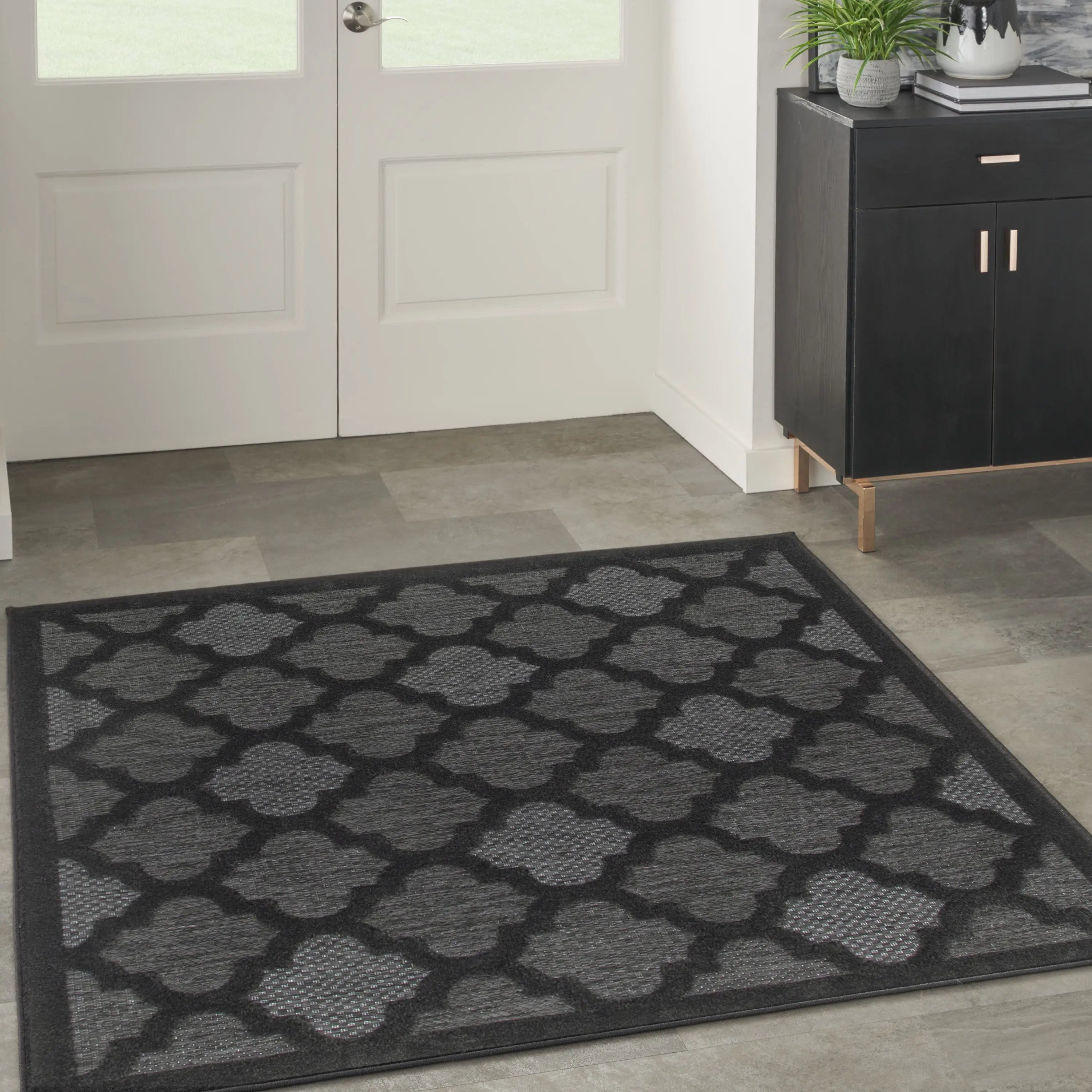 5' Charcoal And Black Square Trellis Indoor Outdoor Area Rug Homeroots Outdoor