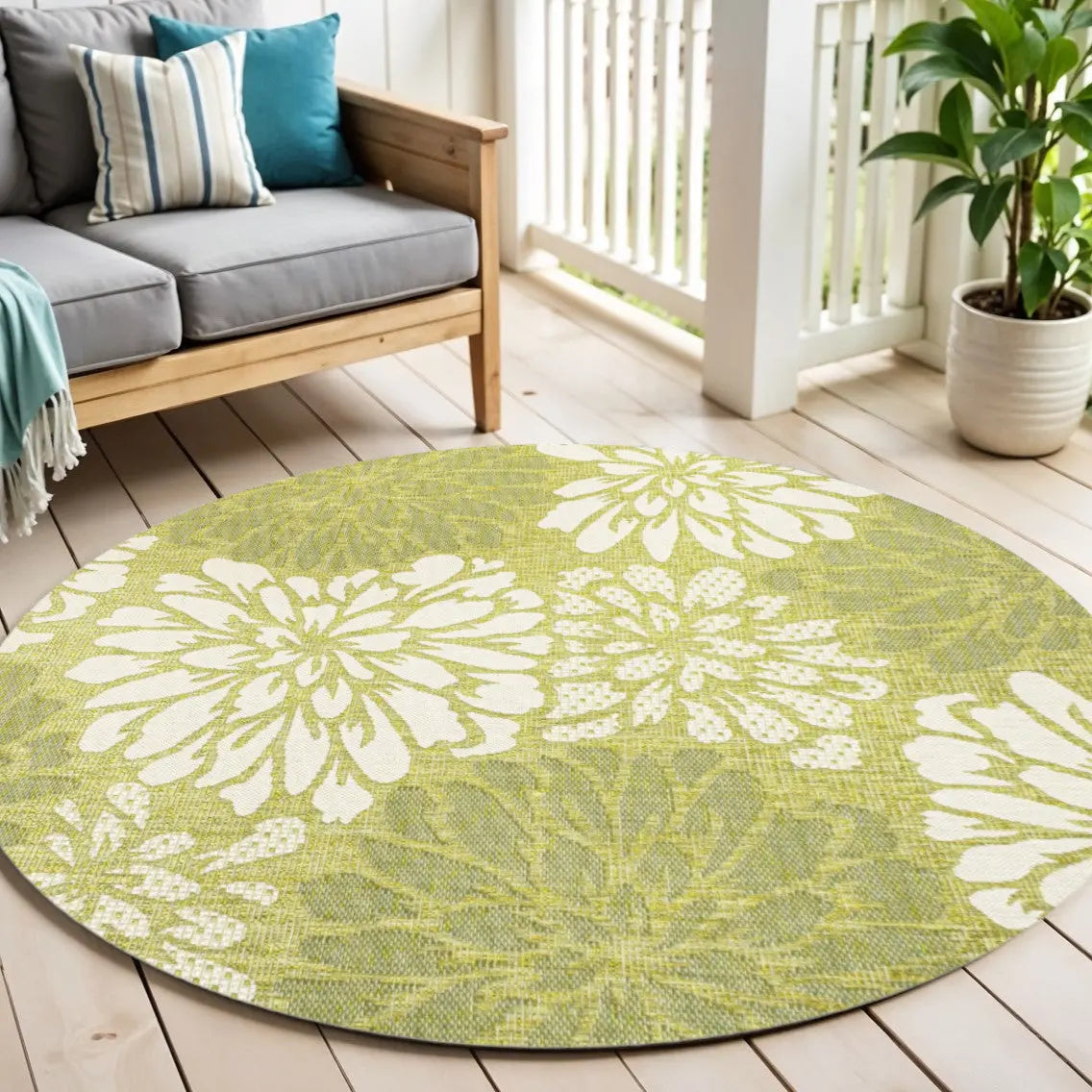 5' Green And Cream Round Floral Indoor Outdoor Area Rug Homeroots Outdoor