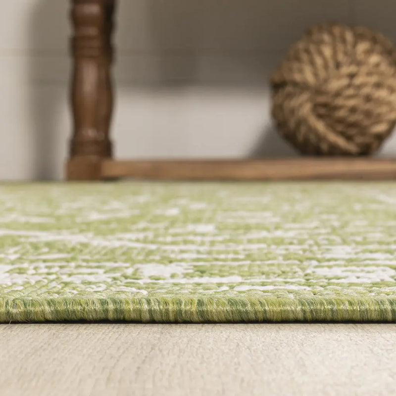 5' Green And Cream Square Medallion Indoor Outdoor Area Rug Homeroots Outdoor