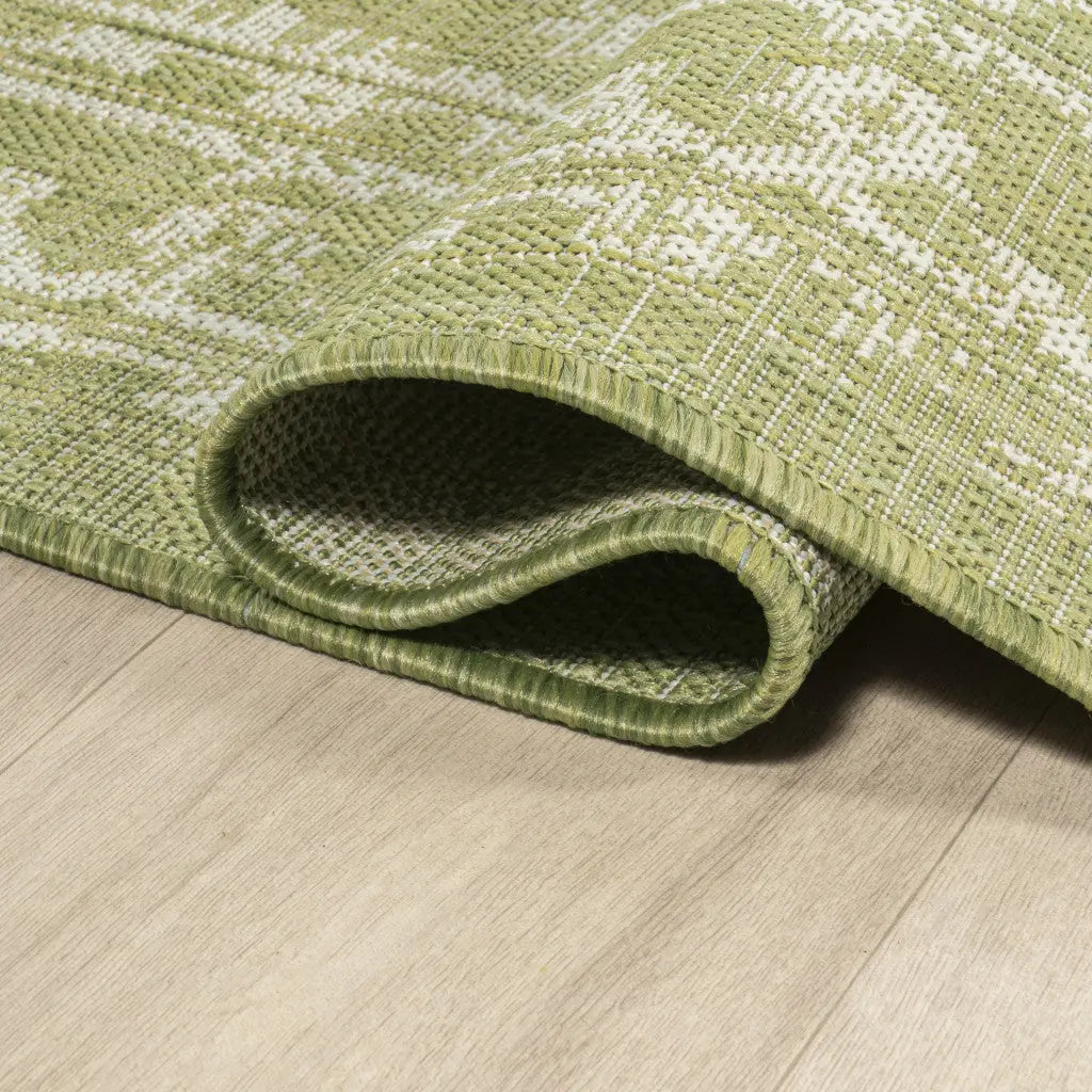 5' Green And Cream Square Medallion Indoor Outdoor Area Rug Homeroots Outdoor