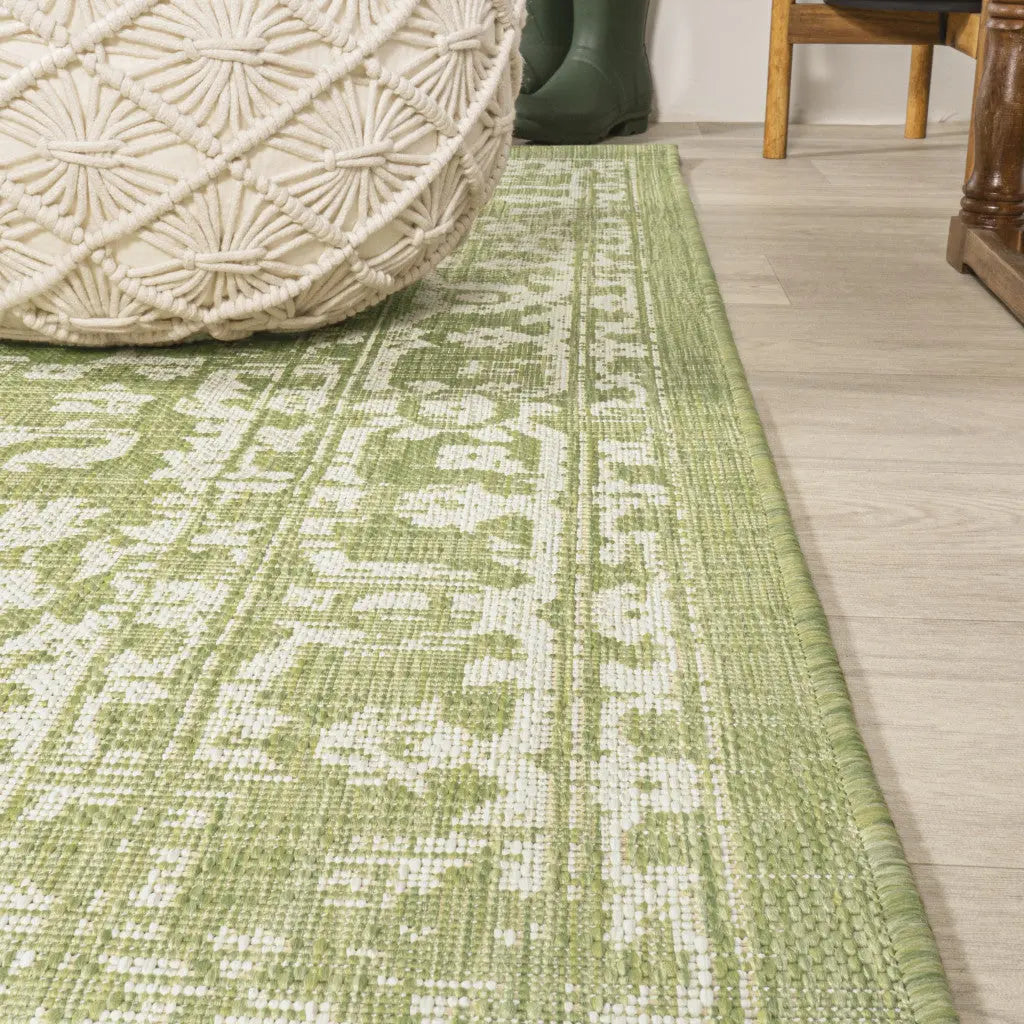5' Green And Cream Square Medallion Indoor Outdoor Area Rug Homeroots Outdoor