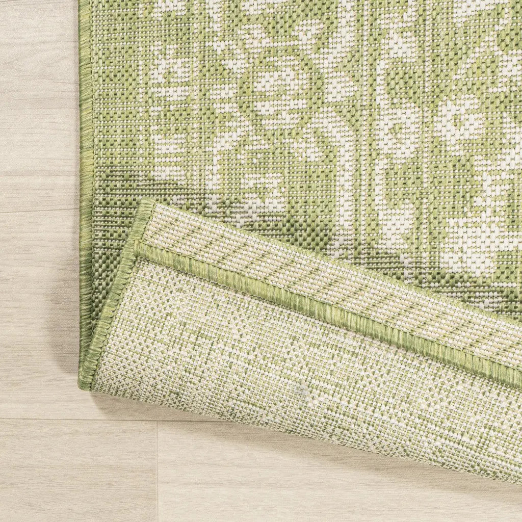 5' Green And Cream Square Medallion Indoor Outdoor Area Rug Homeroots Outdoor