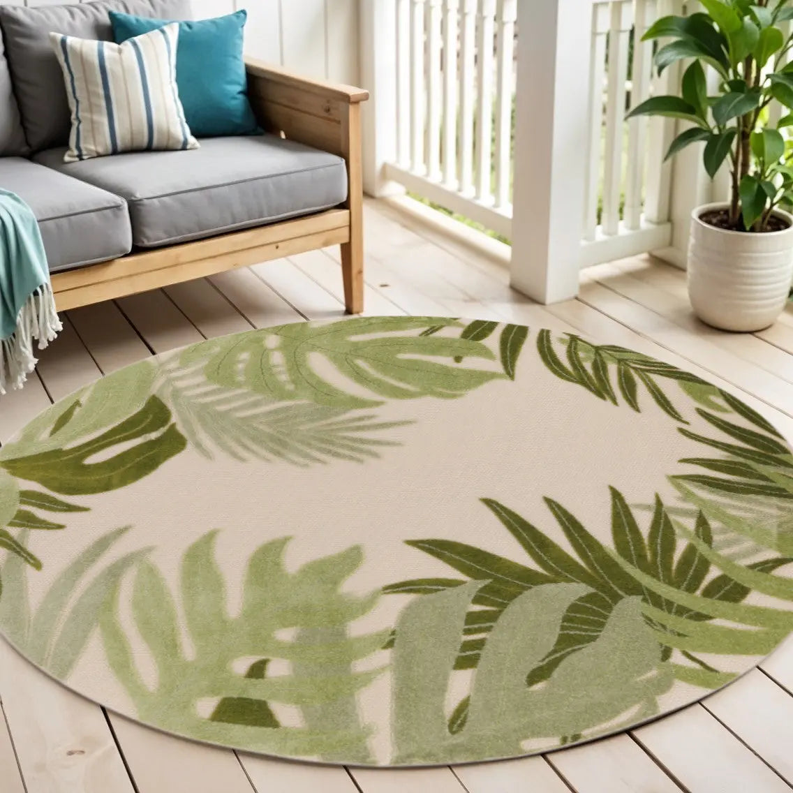 5' Ivory And Green Round Palm Leaf Indoor Outdoor Area Rug Homeroots Outdoor