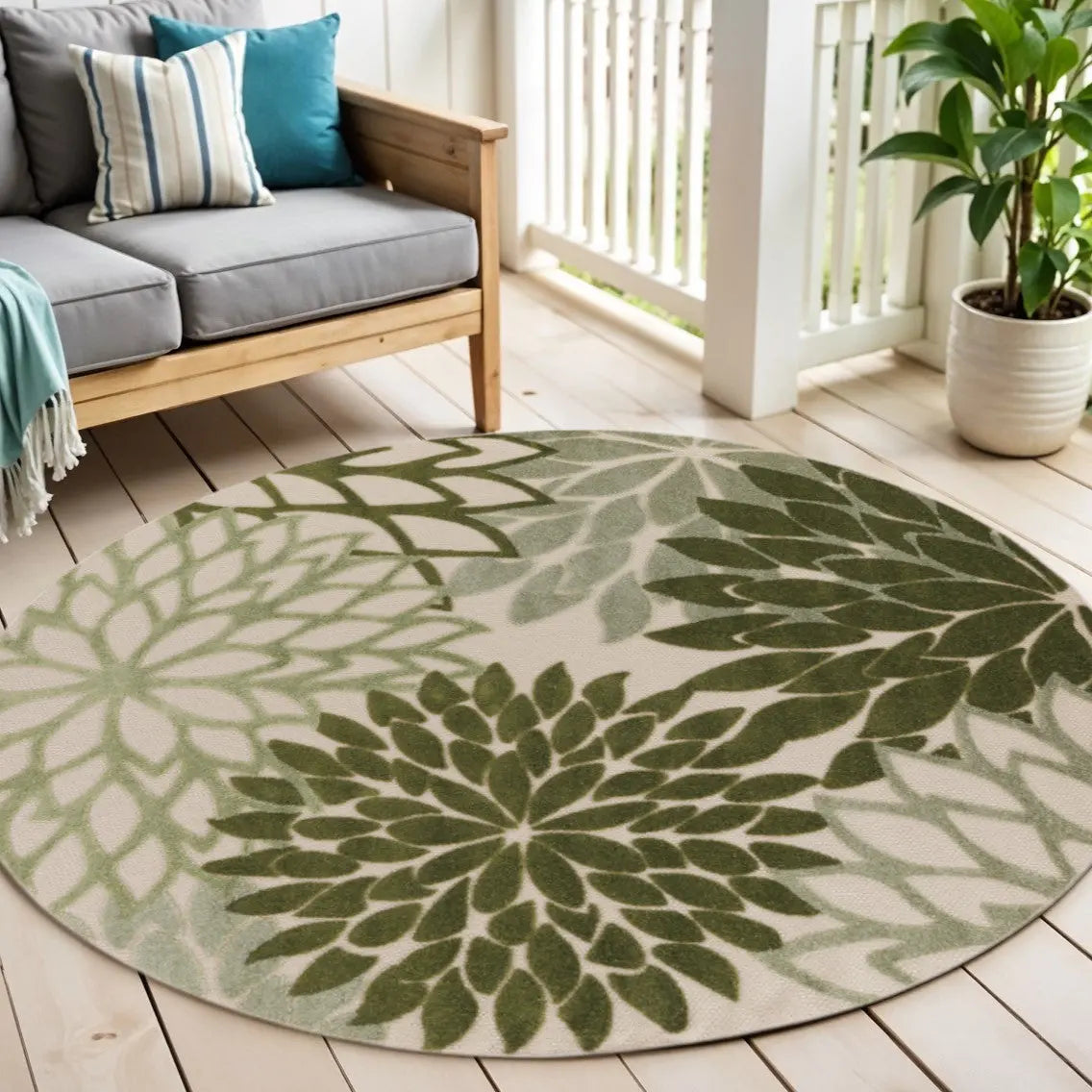 5' Ivory Green And Dark Green Round Floral Indoor Outdoor Area Rug Homeroots Outdoor