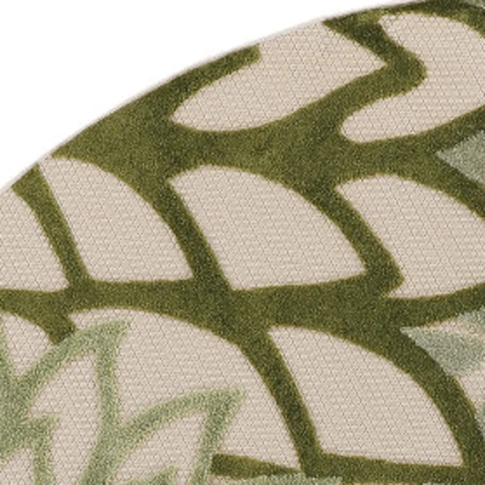 5' Ivory Green And Dark Green Round Floral Indoor Outdoor Area Rug Homeroots Outdoor