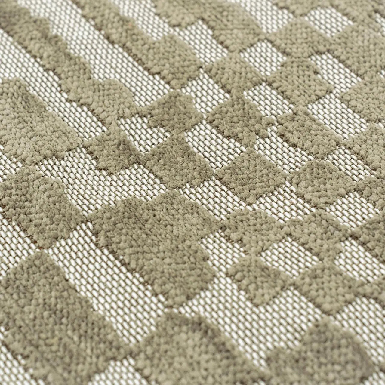 5' Tan And White Abstract Washable Round Rug With UV Protection Homeroots Home Decor