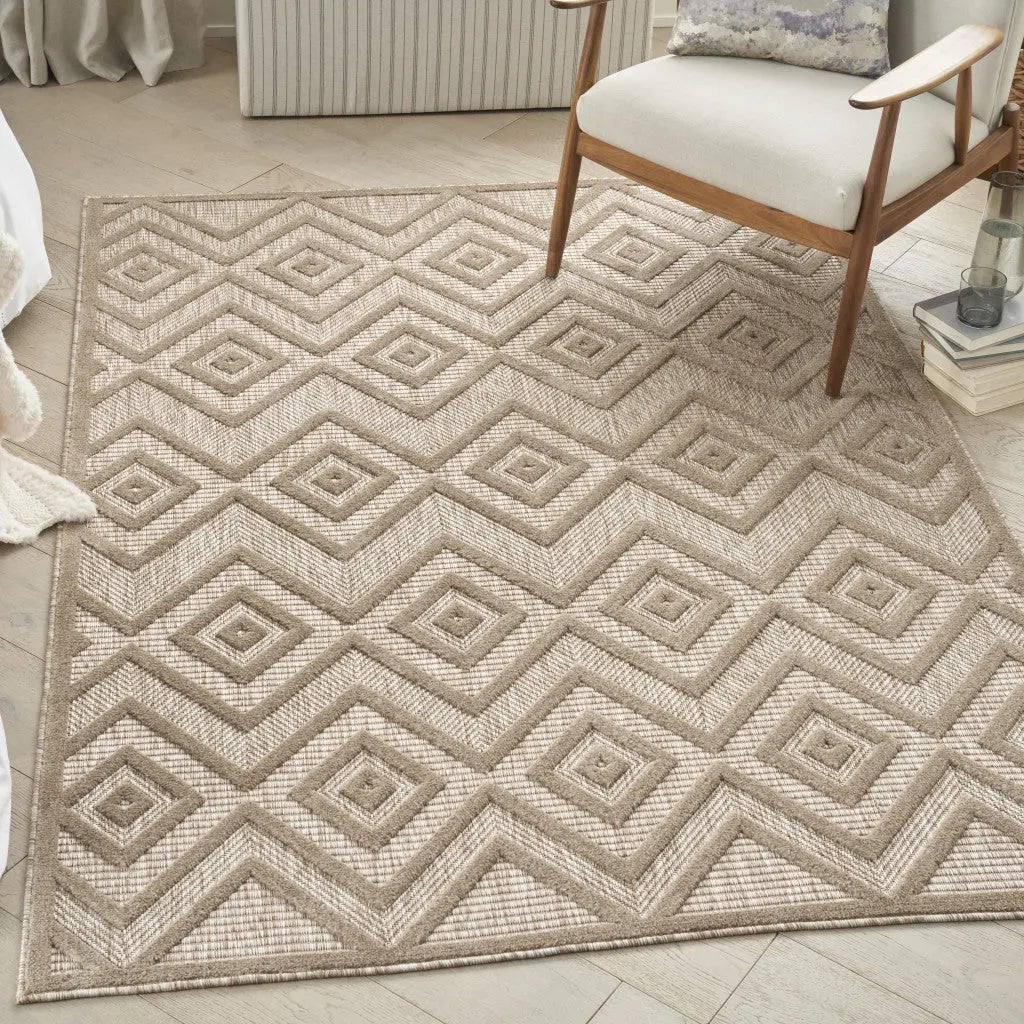 5' X 7' Beige Indoor Outdoor Area Rug - GreatEagleInc