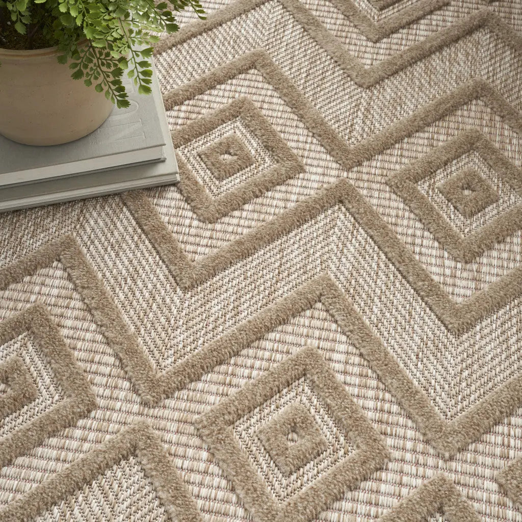 5' X 7' Beige Indoor Outdoor Area Rug - GreatEagleInc