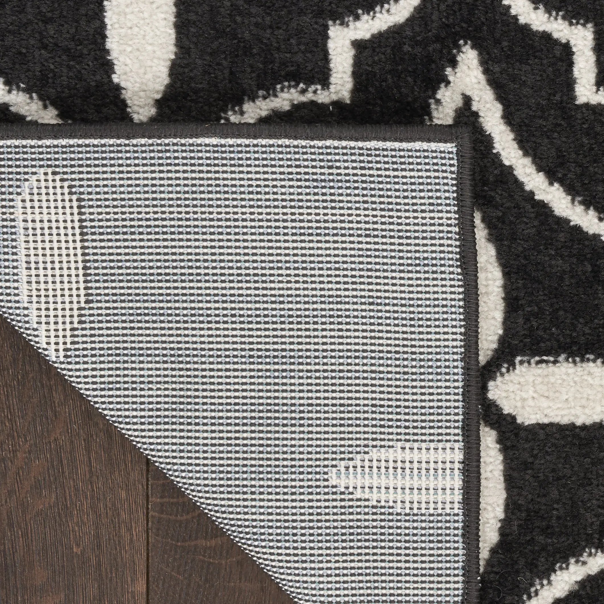 5' X 7' Black And Ivory Geometric Indoor Outdoor Area Rug Homeroots Outdoor