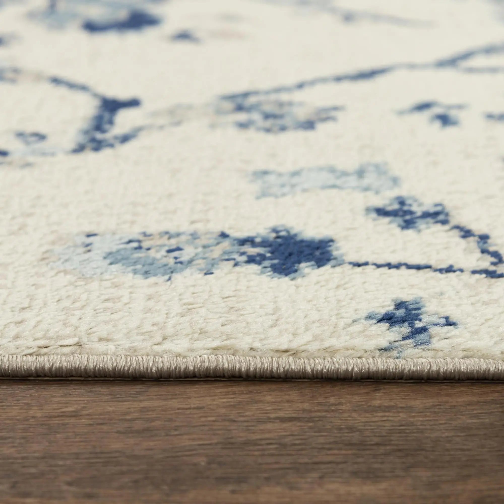 5' X 7' Blue Dark Blue Light Blue Beige And Ivory Floral Area Rug Homeroots Home Decor