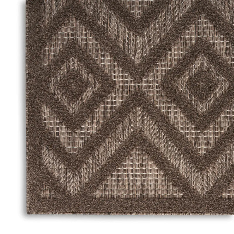 5' X 7' Dark Brown And Light Brown Geometric Indoor Outdoor Area Rug Homeroots Outdoor