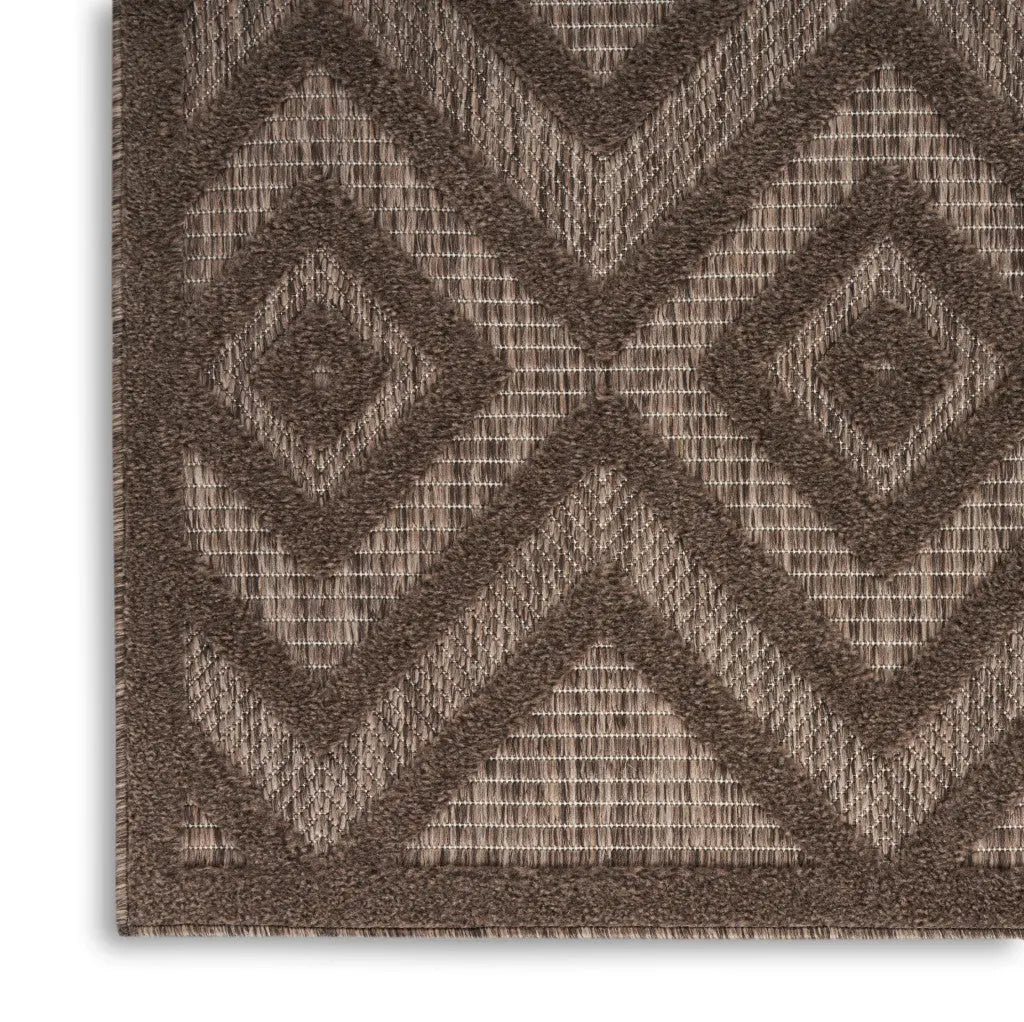 5' X 7' Dark Brown And Light Brown Geometric Indoor Outdoor Area Rug Homeroots Outdoor