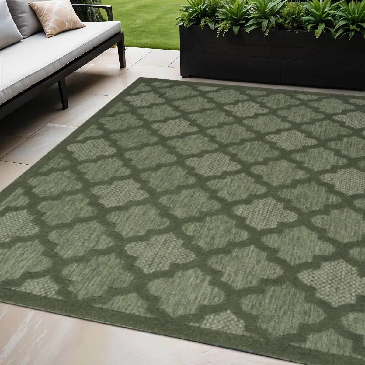 5' X 7' Dark Green And Light Green Trellis Indoor Outdoor Area Rug Homeroots Outdoor