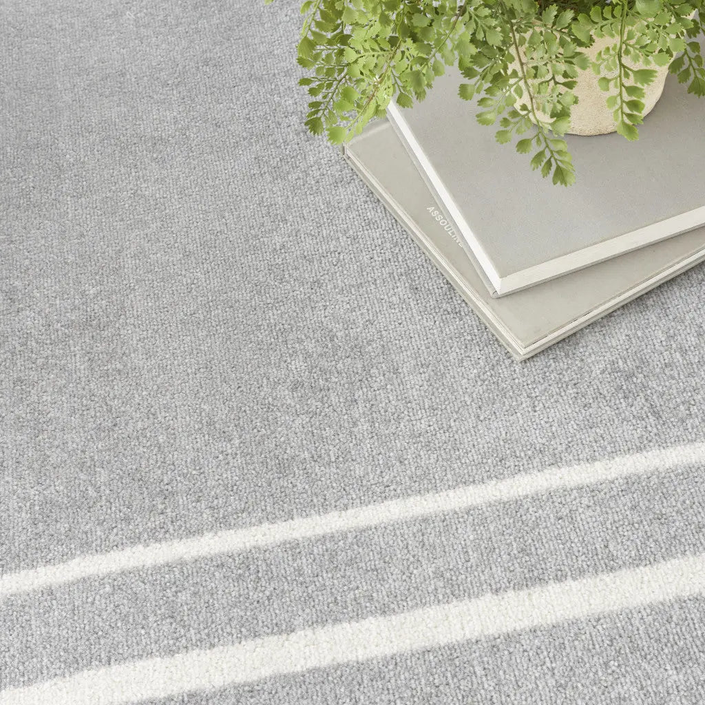 5' X 7' Gray And Ivory Indoor Outdoor Area Rug Homeroots Outdoor