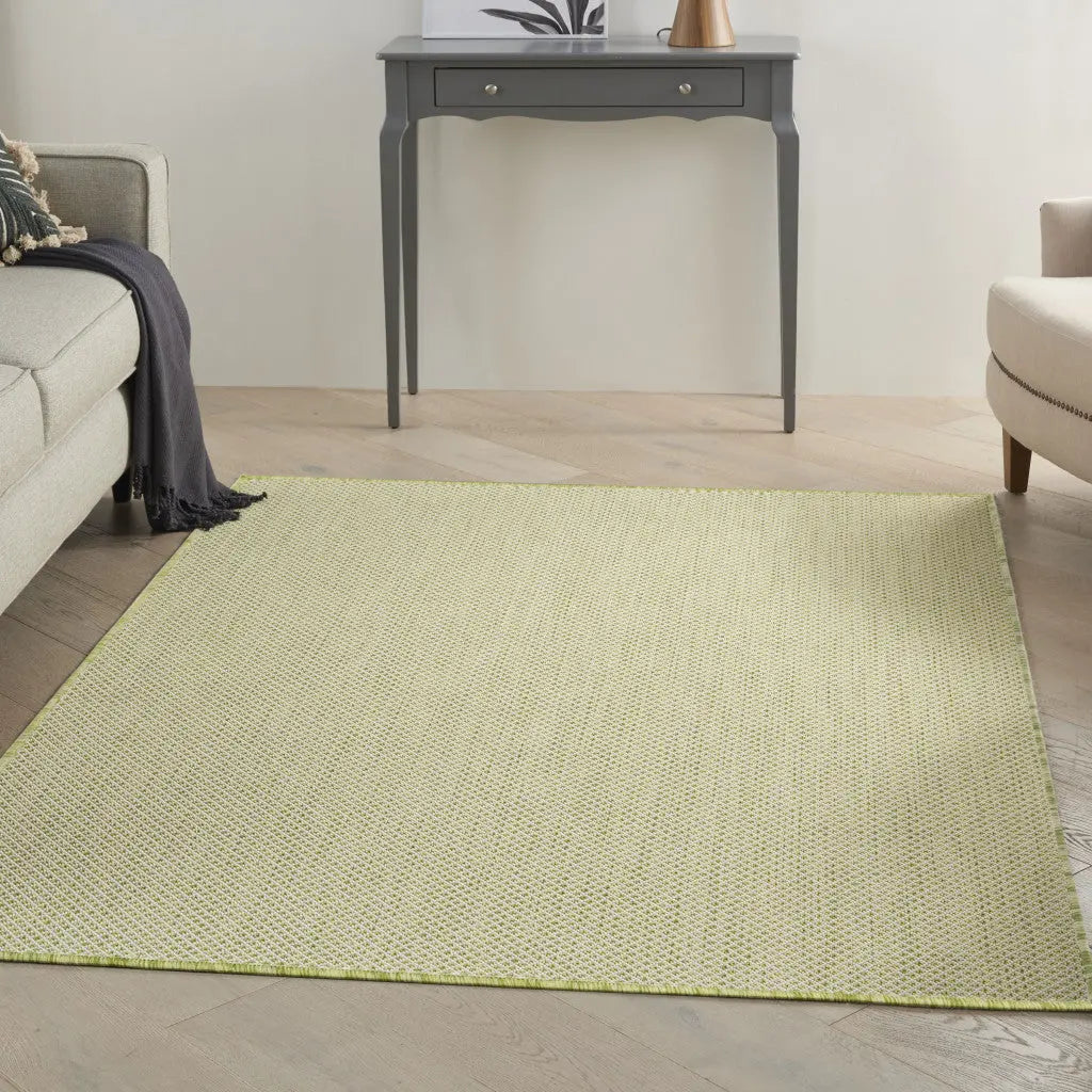 5' X 7' Green and Ivory Indoor Outdoor Area Rug Homeroots Outdoor