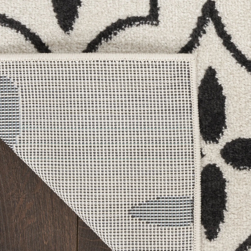5' X 7' Ivory And Black Geometric Indoor Outdoor Area Rug Homeroots Outdoor
